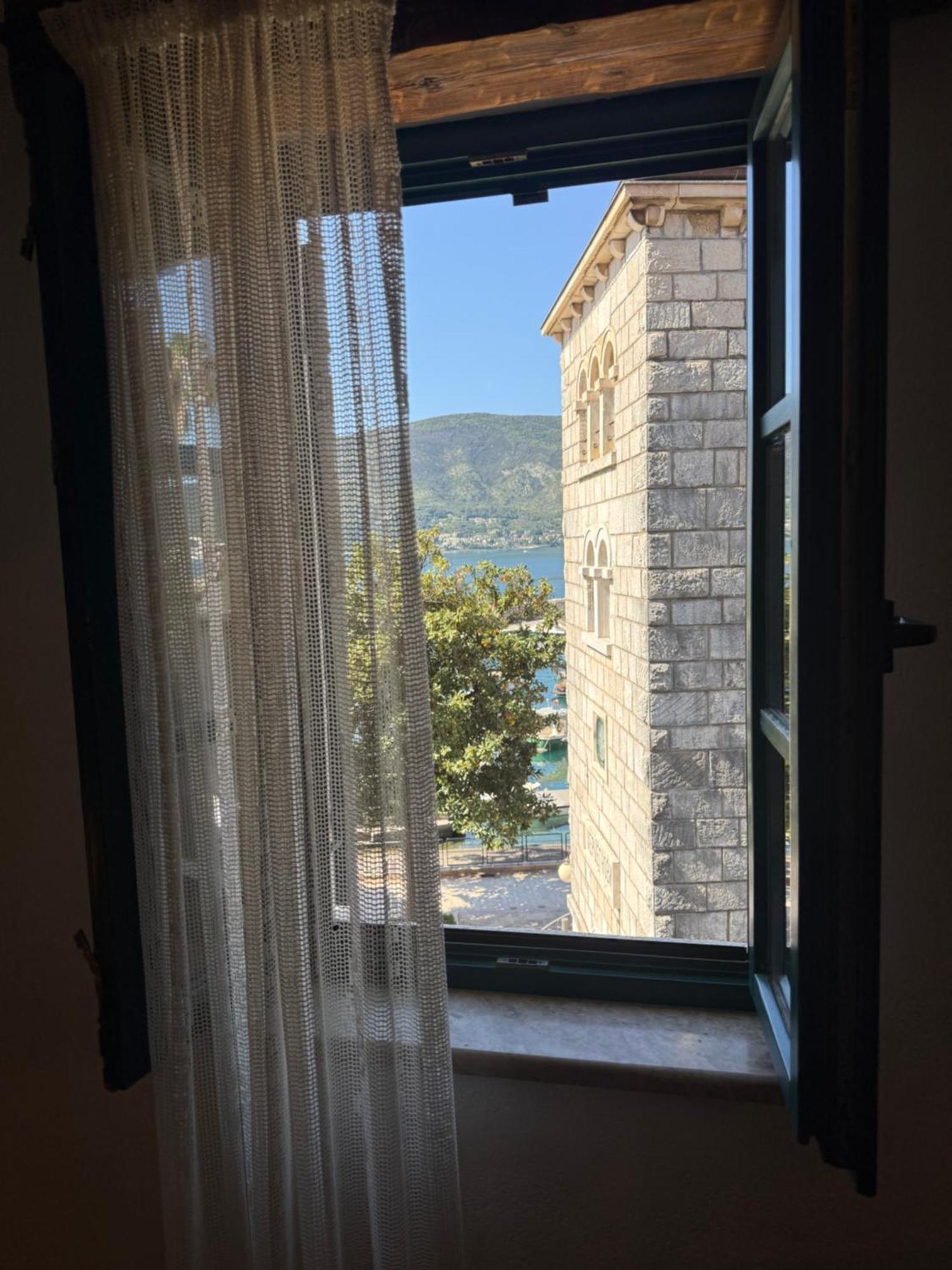 Skver Studio Apartments Herceg Novi Zewnętrze zdjęcie